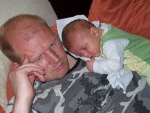 Bei Papa schläft es sich am besten