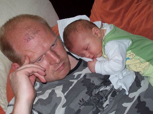 Bei Papa schläft es sich am besten