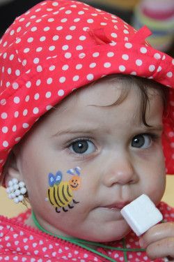 Geschminkt auf dem Kindergartenfest