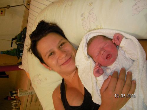 Meine Mama und ich (Nathan) direkt nach meiner Geburt