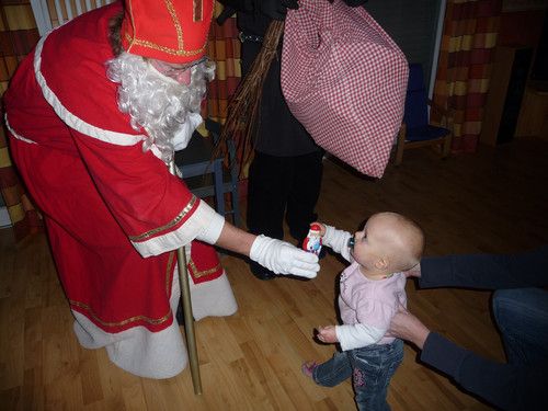 Alina`s erste "Bekanntschaft" mit dem Nikolaus!
