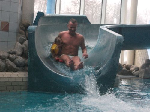 Mucki liebt rutschen