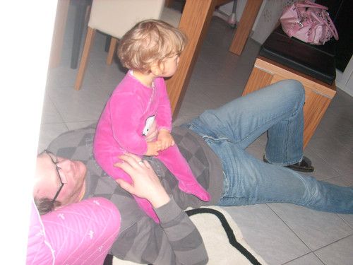 Papa gibt ein prima Sofa ... 