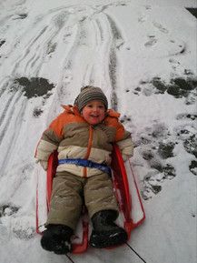 maximilian bei seiner 1. schlittenfahrt