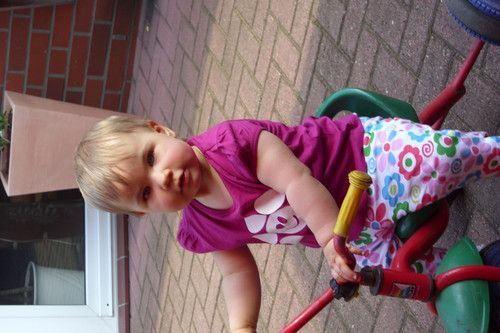 Paulas erste Dreiradfahrt