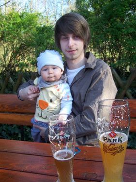 Mit dem besten Papa im Biergarten :-)