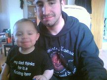 Oskar und Papa...man beachte das shirt^^
