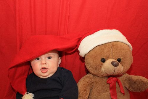 Der Weihnachtsbär und seine Gehilfe