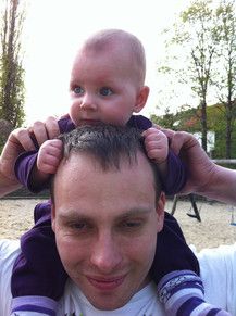 Emily mit ihrem Papa