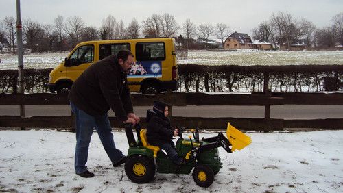 so fährt man heute...mein motor heißt opa^^