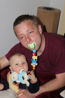 Baby Bruno mit Papa