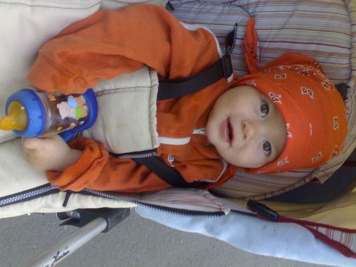 Leon fährt das 1. mal Zug