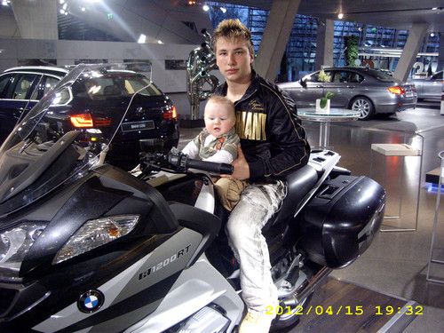 Baby & Daddy aufm Bike ;)