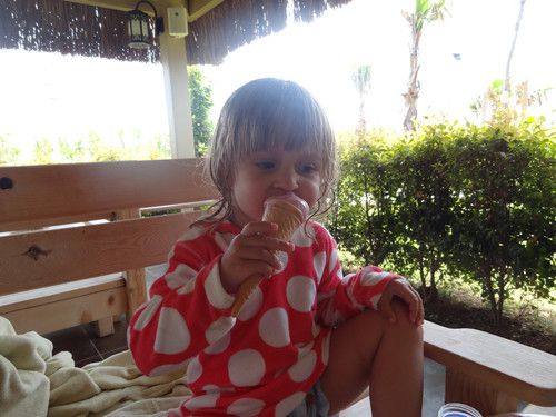 Hmm, ich esse gerne Erdbeereis