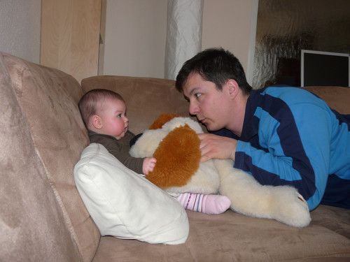 Mein Papa beim Tpben mit mir und dem großen Wauwau