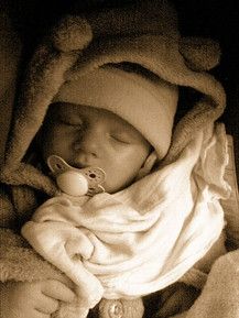 *Im maxi-cosi....Giuliano müde müde :-) von pink2711