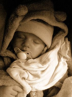 *Im maxi-cosi....Giuliano müde müde :-) von pink2711