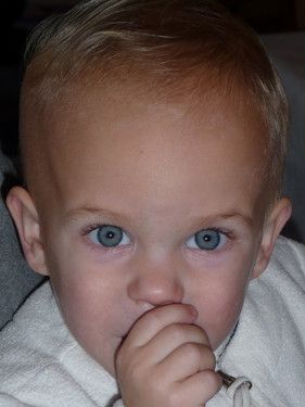  Lara.....sooo blaue Augen!!