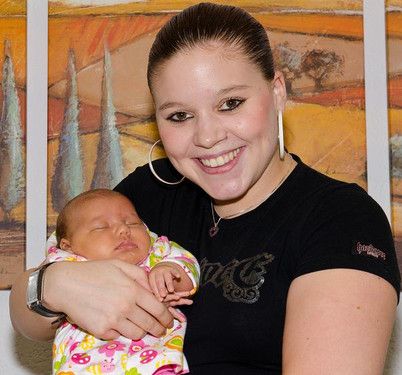 Marie(5,5Wochen) und ihre Mama Jennifer(23J.)