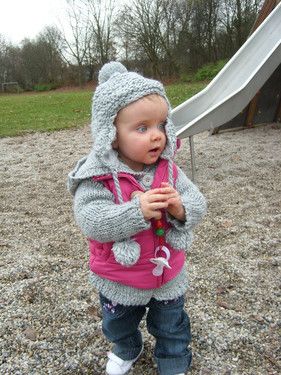 Emily auf dem Spielplatz