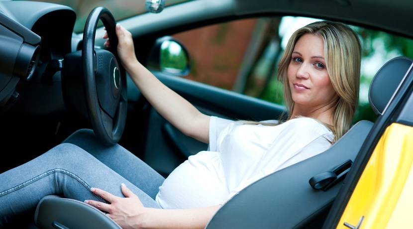Schwangere Auto Sicherheitsgurt Einsteller schützen den Bauch der